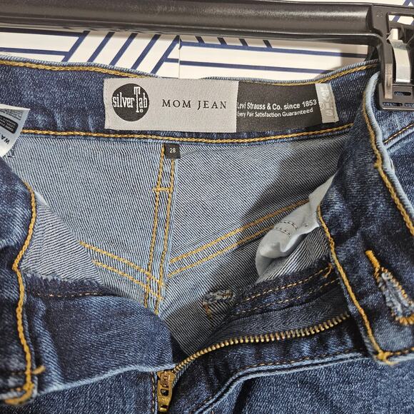 Levis Silver Tab Mom jean size 28 - Picture 2 of 6